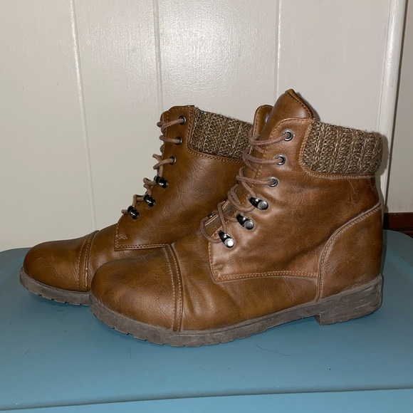 Fashion Combat boot - Picture 2 of 3